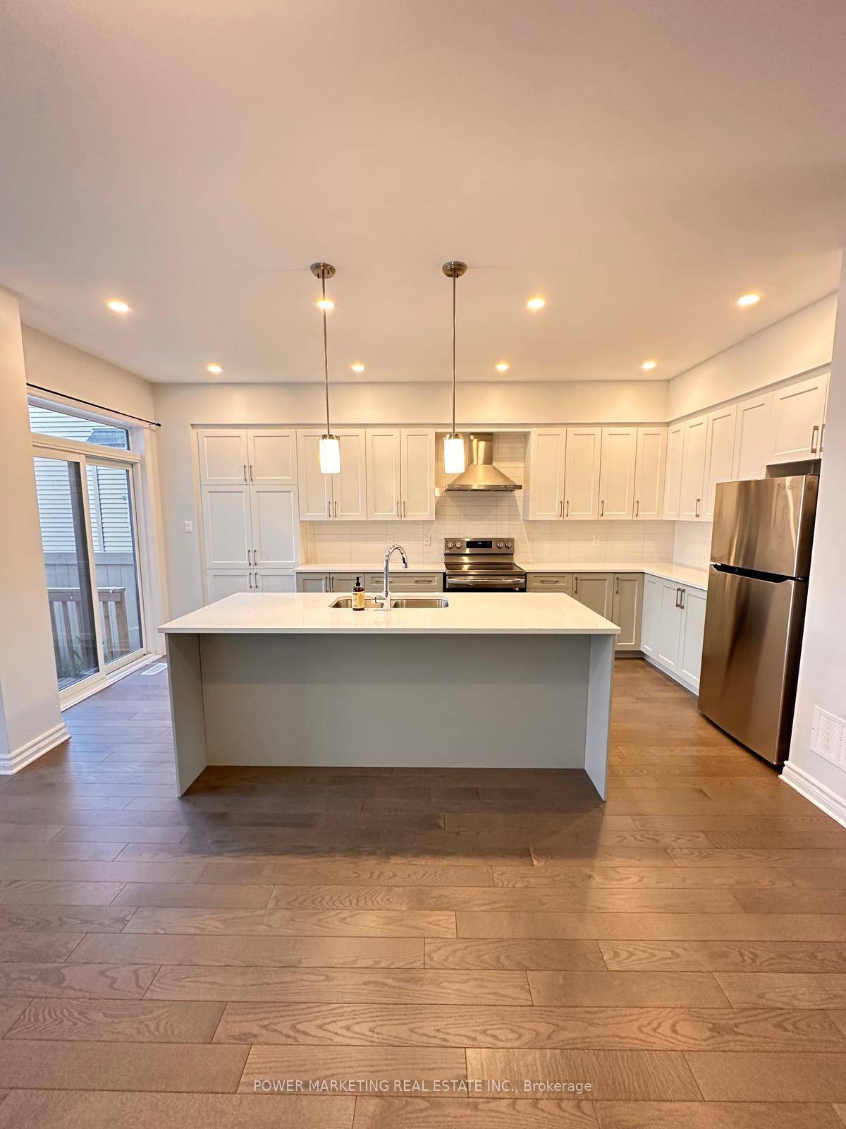 This beautiful rental home at 630 Cordelette Circle offers 3 spacious bedrooms and 2.