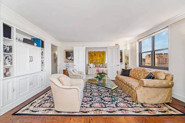 SKY HIGH 3 BEDROOM 2. 5 BATH CO OP WITH CONDO RULES !