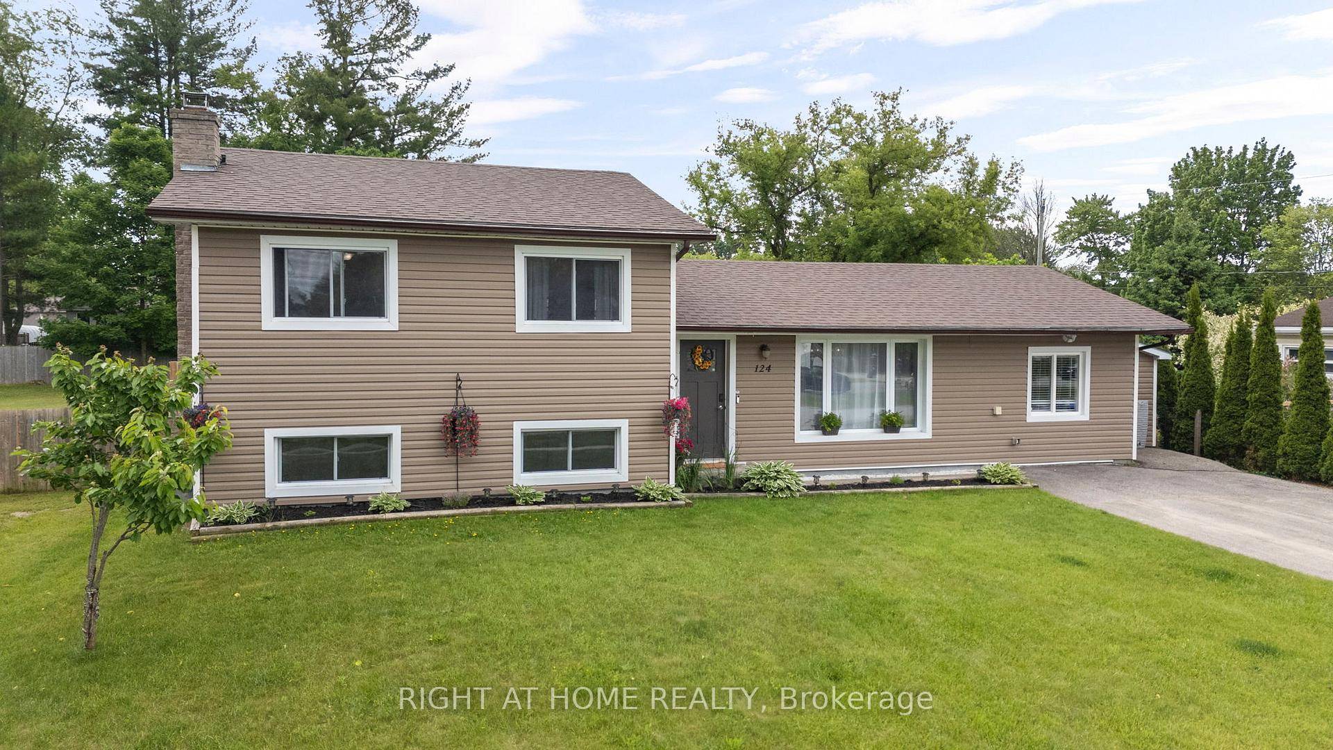 Featuring 4 spacious bedrooms, 2 bathrooms, and a dedicated office, this property offers the perfect balance of comfort and functionality.