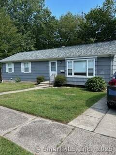 Lovely ranch on a cul de sac in quiet neighborhood, convenient to beaches, shopping, commuting and public transportation.