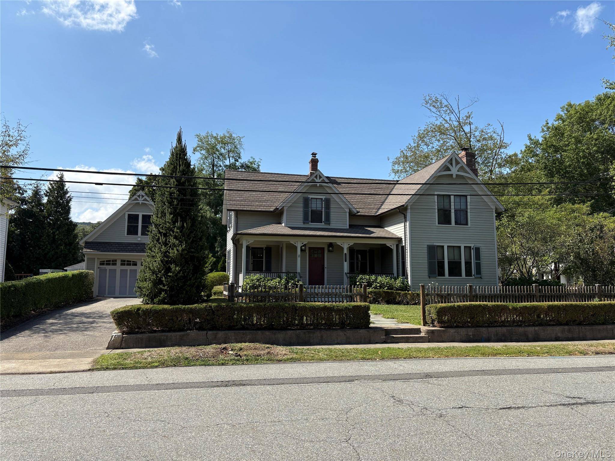 METICULOUSLY RESTORED COLONIAL WITH AN ABUNDANT AMOUNT OF DETAILS !