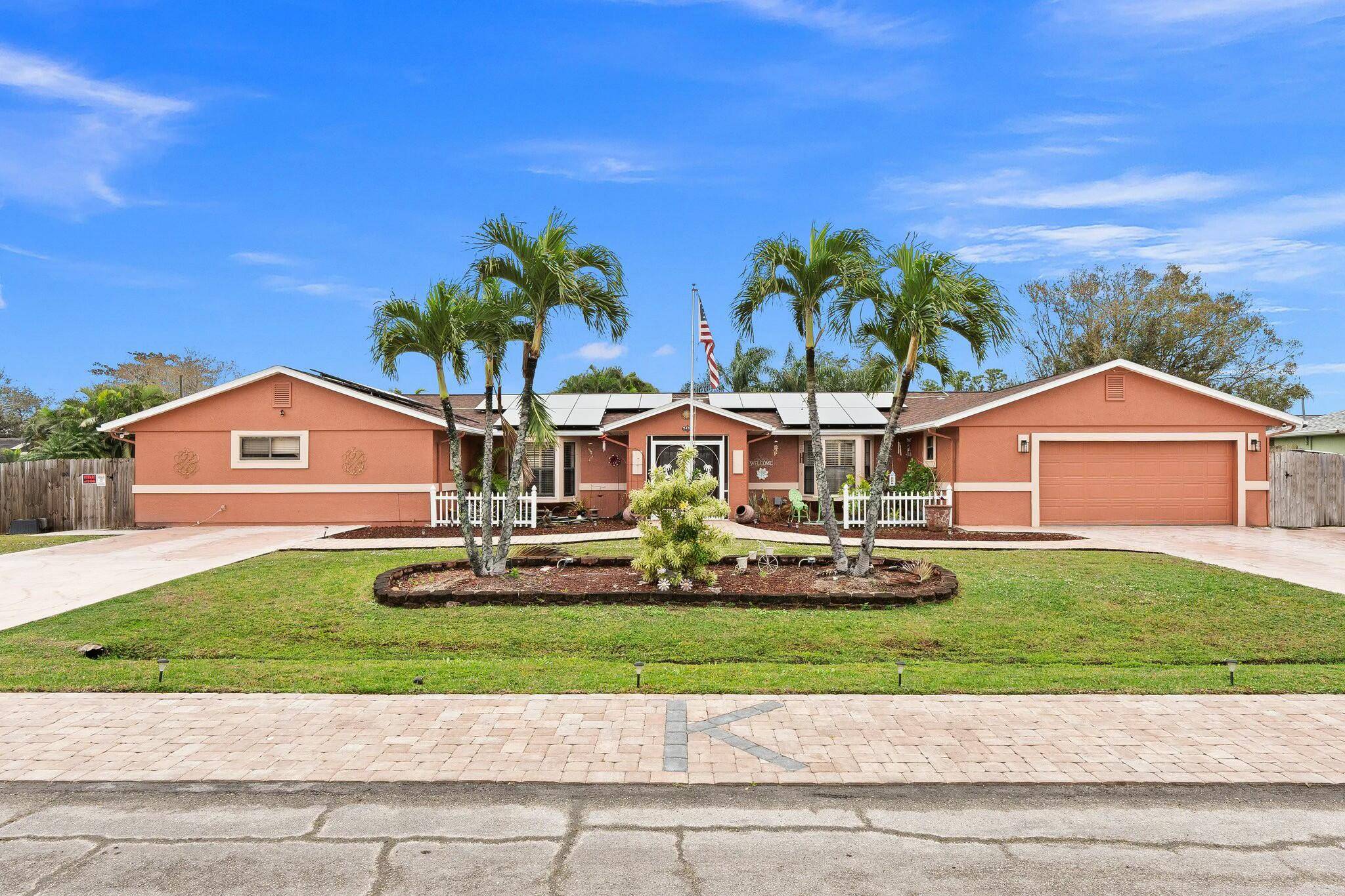 Your Port St. Lucie Pool Paradise Awaits !