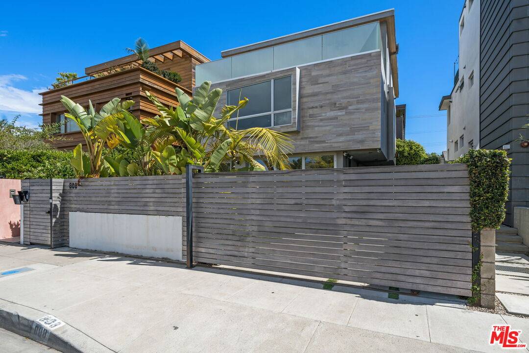 808   Brooks Ave 3BR Marina Del Rey La