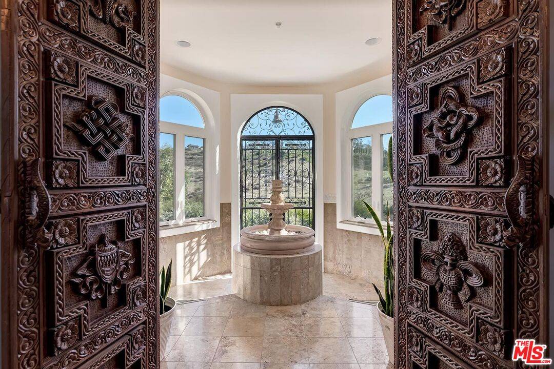 10827   Pacific View Dr 5BR Malibu La