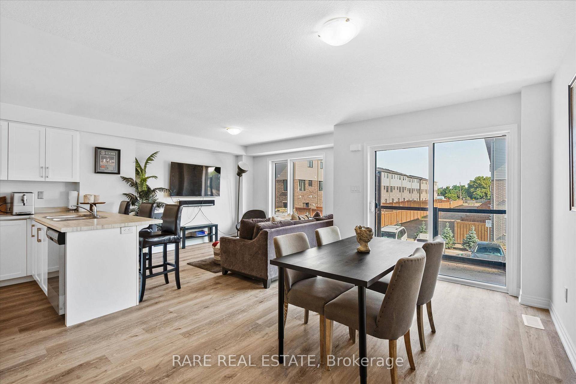 This newly built townhome in McQuesten, Hamilton offers a modern and comfortable living space with 2 spacious bedrooms and 2 bathrooms.