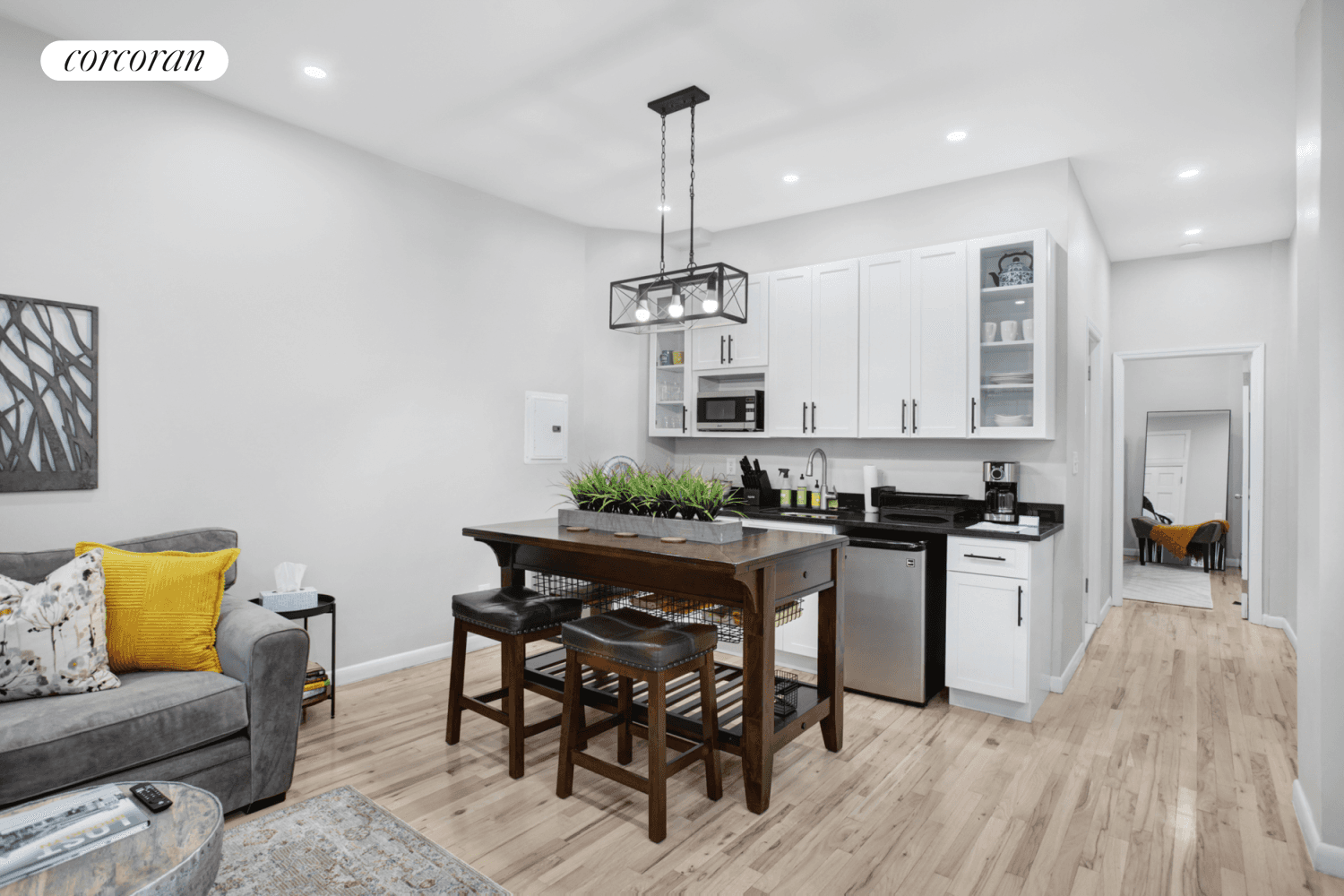 Available nowFully Furnished6 months stay to 12 months stays available1 bedroom 1 bath corner unitOutdoor seating area in front Sorry no pets Details Stunning fully renovated 1 bedroom 1 bath ...