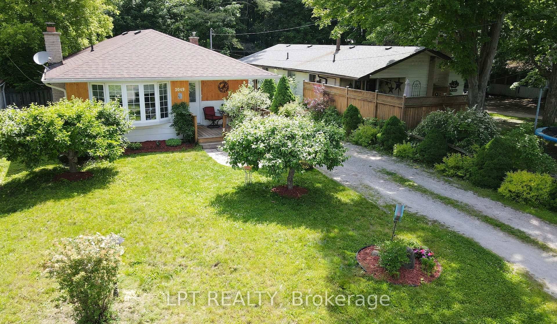 Looking For Space, Privacy, And Lake life Vibes All At A Great Price ?