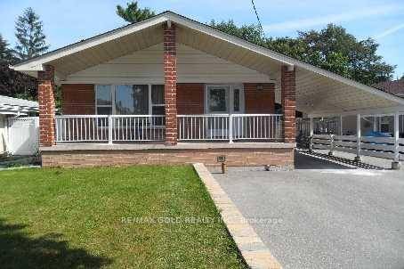 Exciting Opportunity in the High Demand Humbermede Area Toronto !