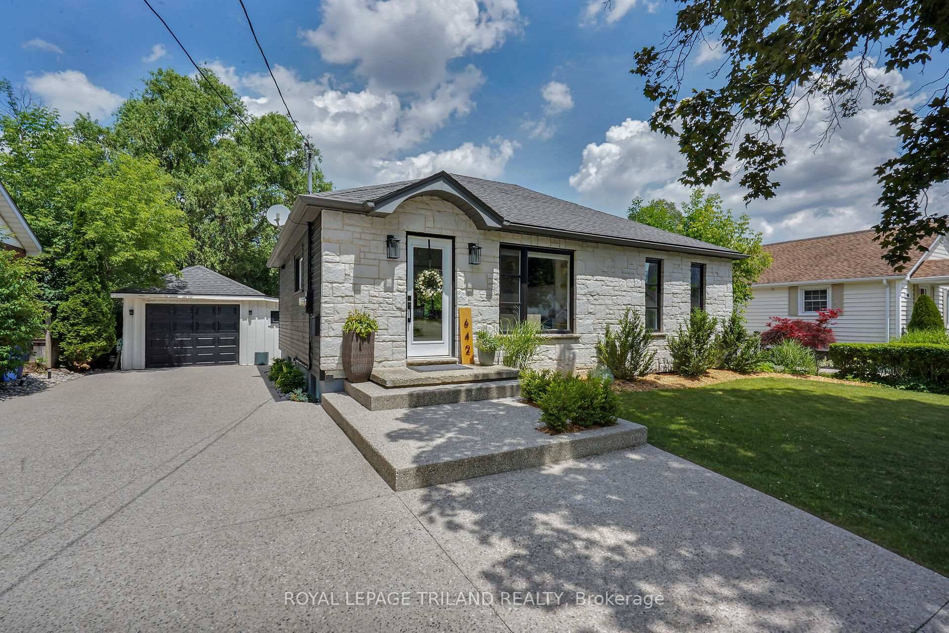 Old South beauty, this 3 bdrm bungalow has been lovingly updated from top to bottom !