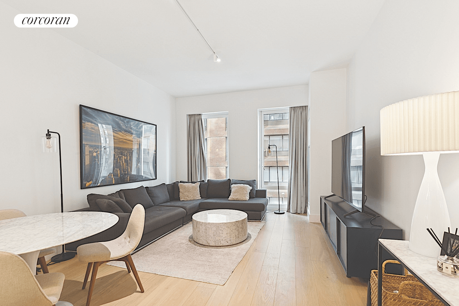 Welcome to Residence 3K, a bright and modern one bedroom, one bathroom apartment in the prestigious Park Loggia.