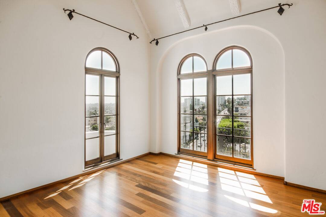 1302 N Sweetzer Ave 48BR Sunset Strip La