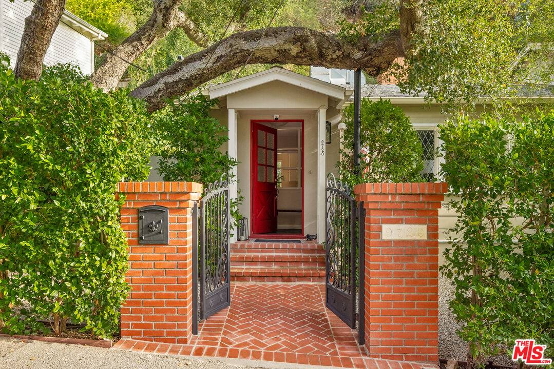 9720   Yoakum Dr 2BR Beverly Hills Post Office | B.H.P.O. La