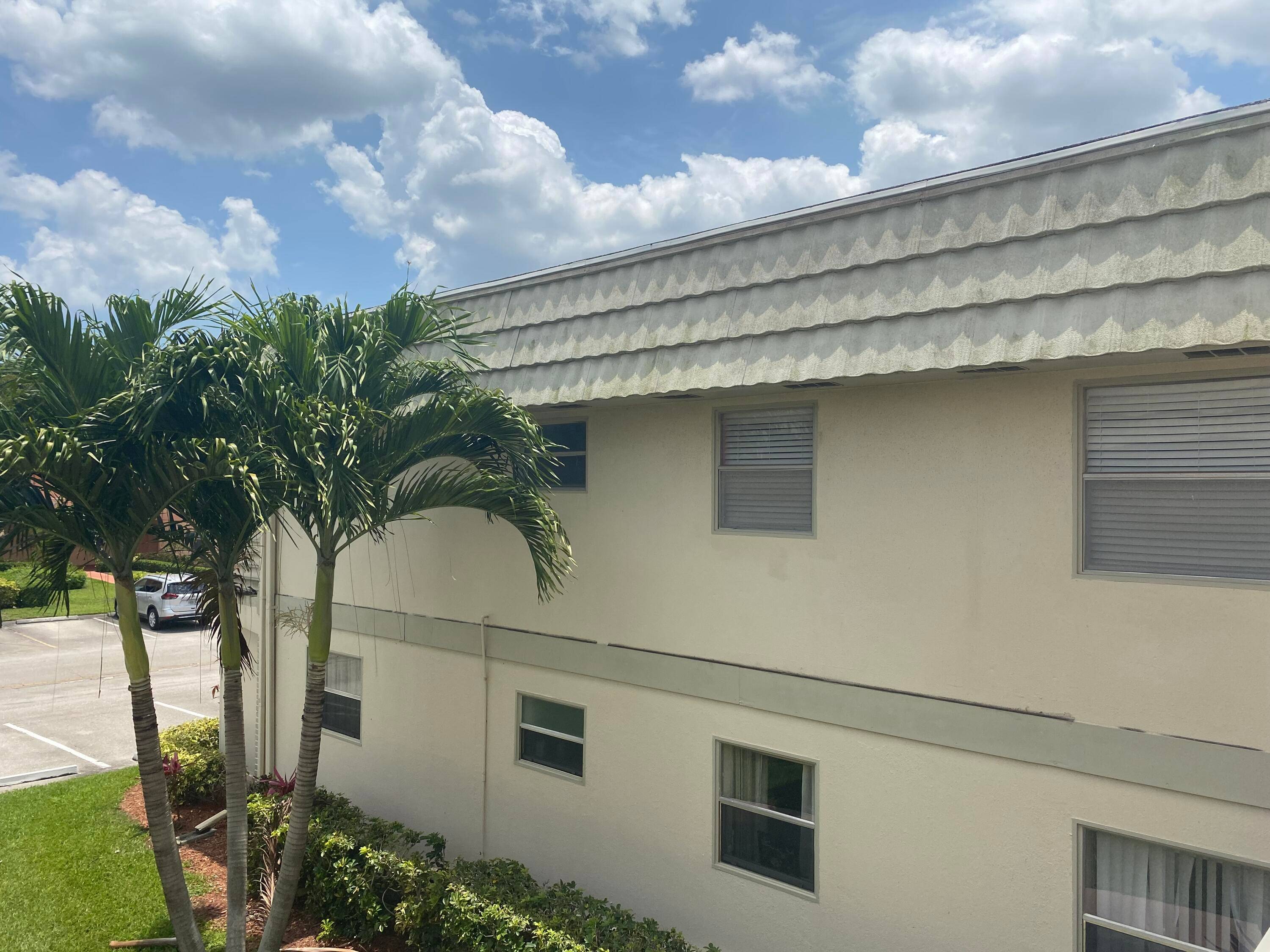 Kings Point is a resort style community.