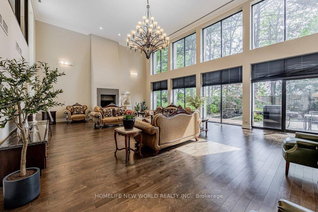 Exceptional 7, 600Sf Arch.