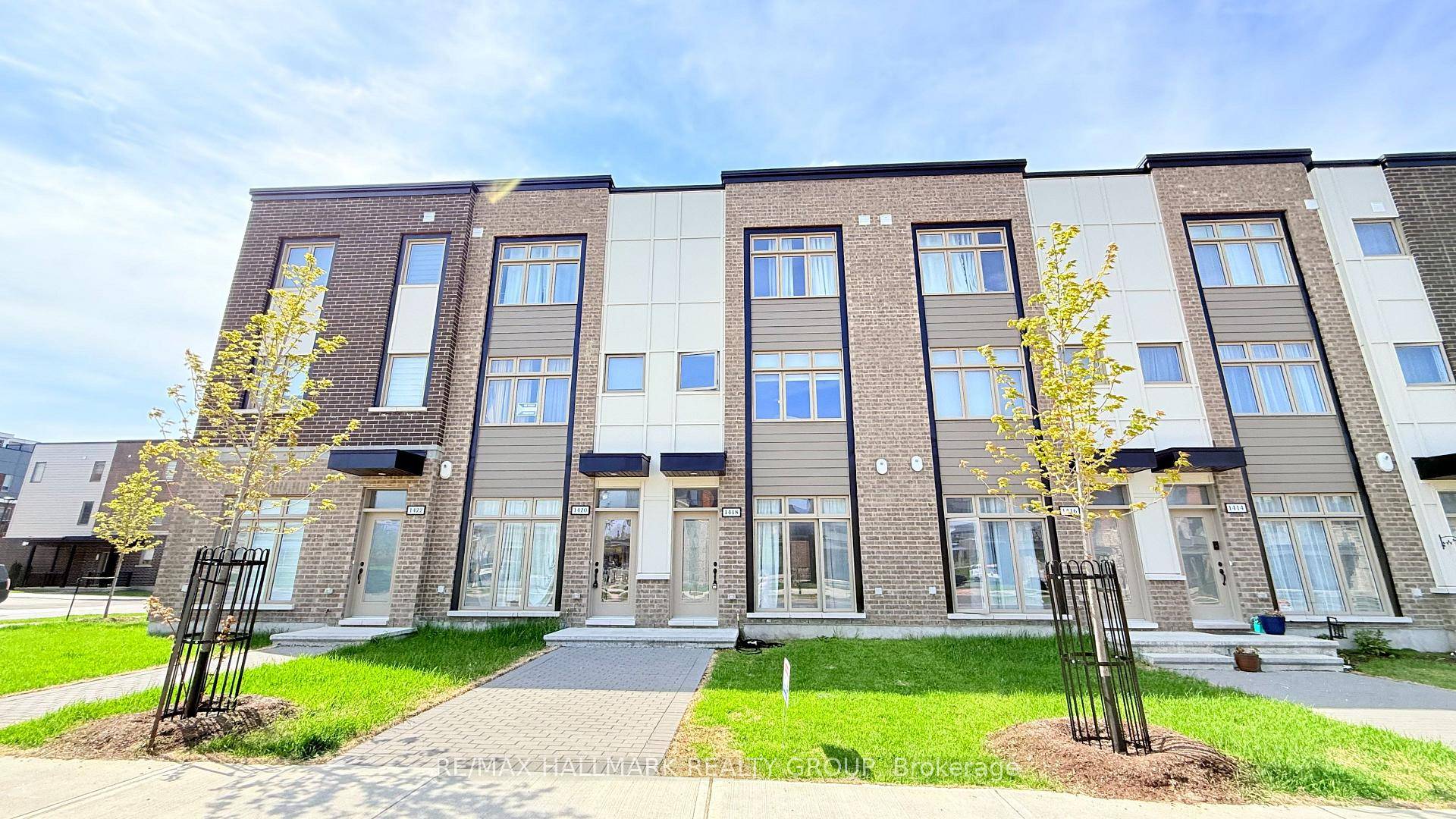 This modern 3 bedroom Mattamy townhome offers the perfect blend of space, style, and functionality.