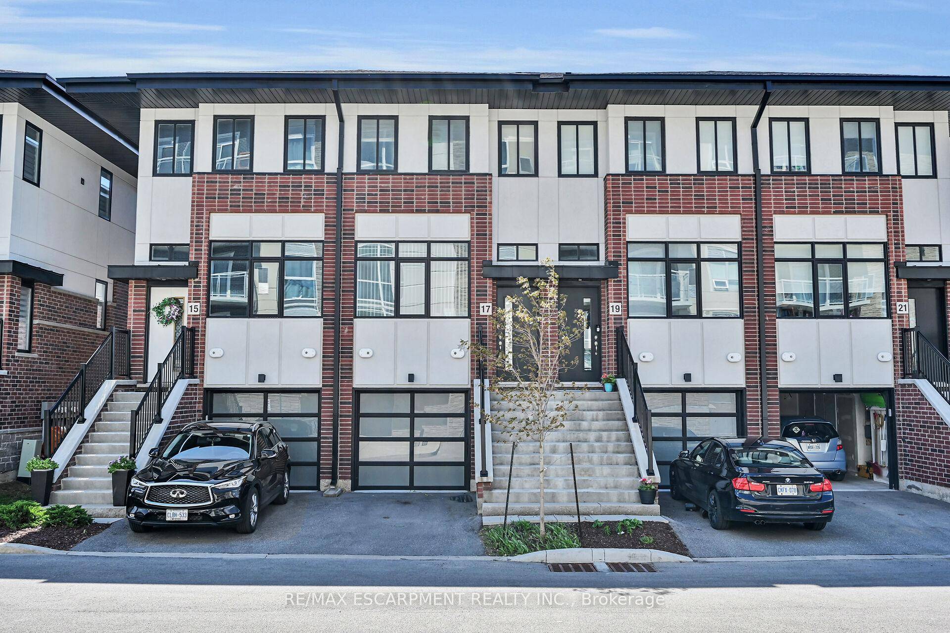 Discover this modern, 5 year old DiCenzo townhome, ideally situated in Ancaster's growing west end.