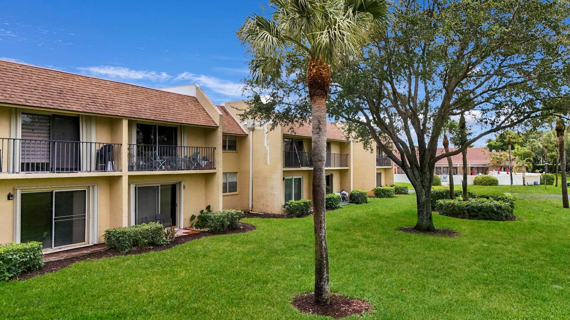Enjoy this well maintained, all age and pet friendly community of Sabal Pine East located in sought after Delray Beach.