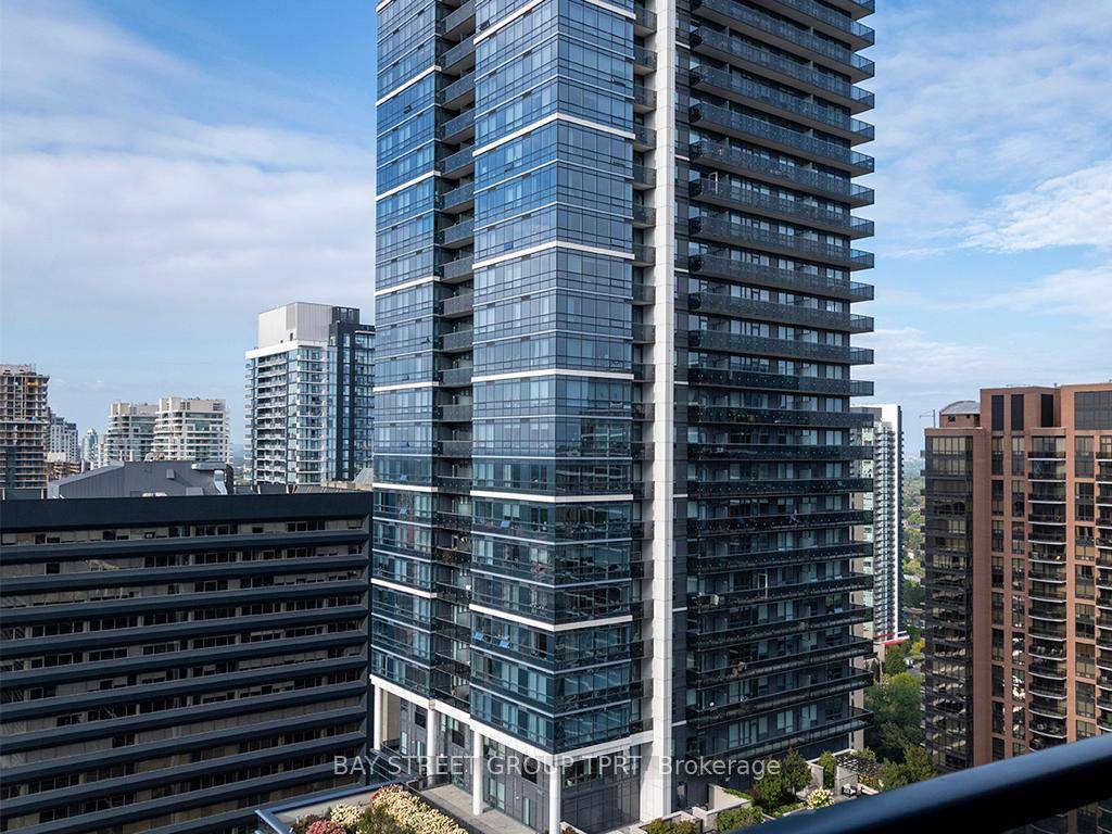 Tridel Hullmark Centre Luxury Condo With Direct Indoor Access To Yonge And Sheppard Subway Stations And Whole Foods Market.