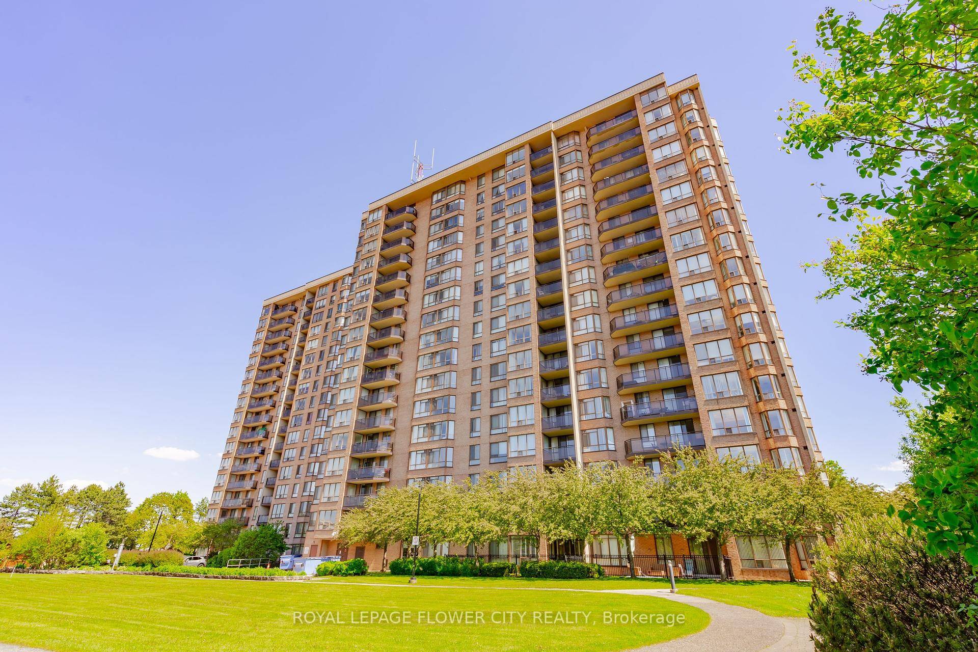 Welcome to Crown West a prestigious, private gated community offering unparalleled amenities and refined living.