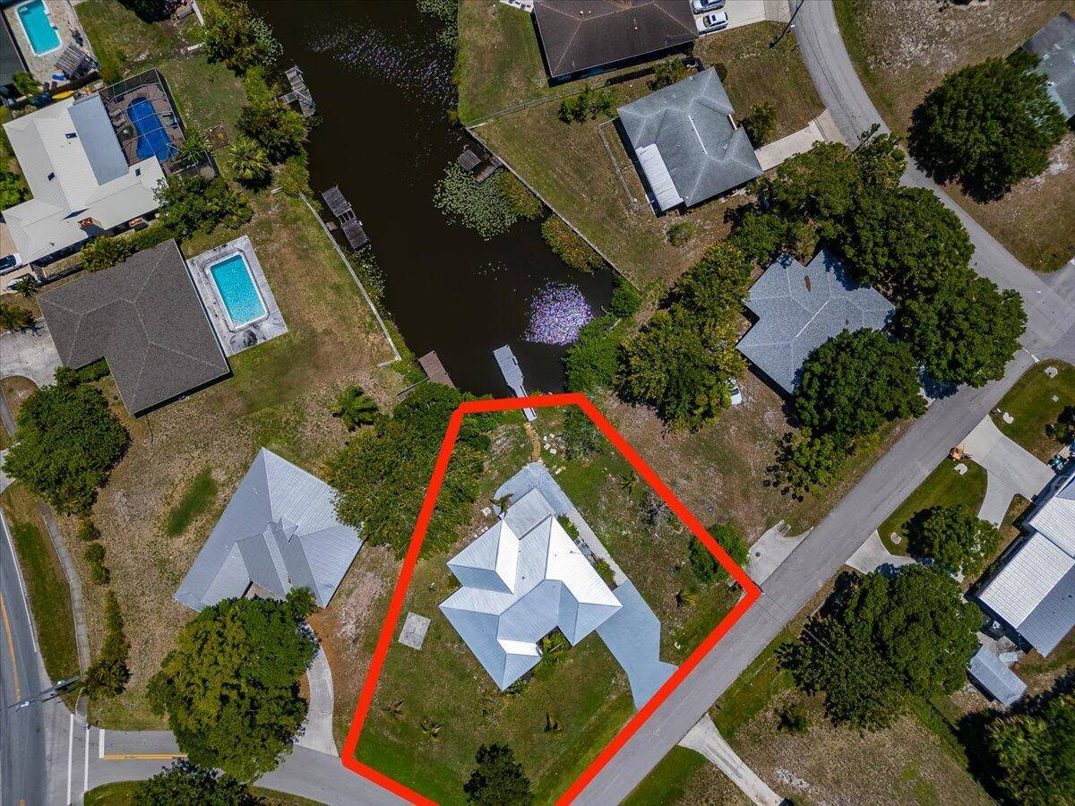 SELLERS MOTIVATED Florida Waterfront living !