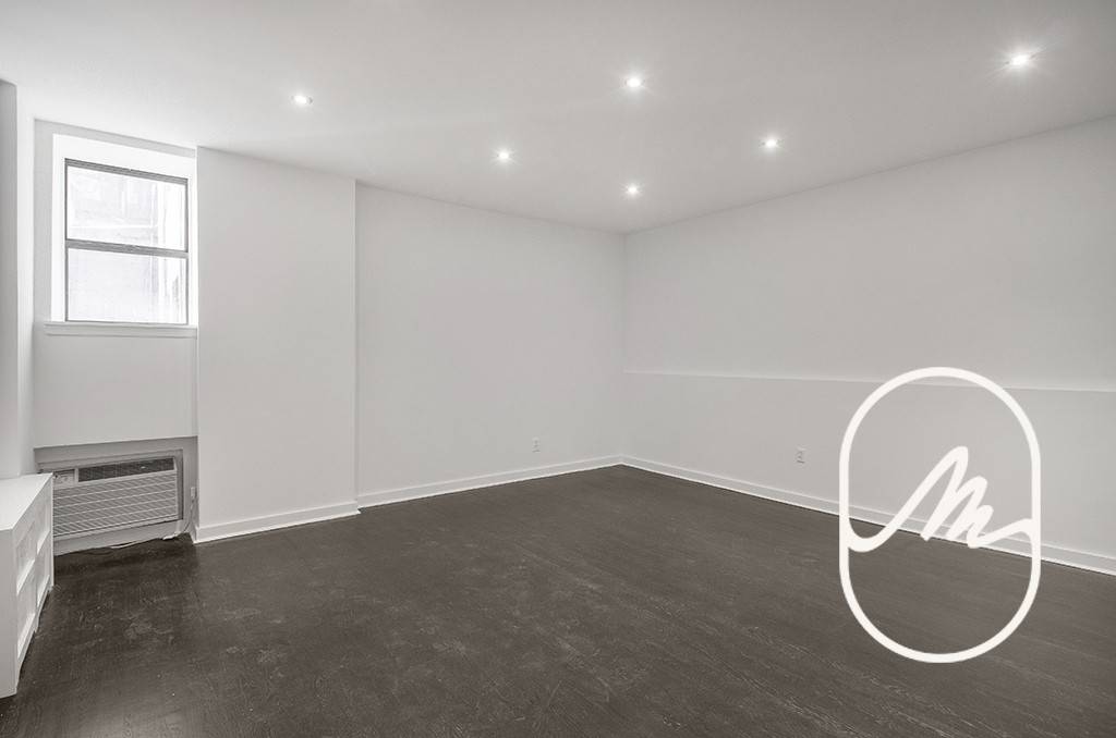 True North Flatiron 27 is at 27 West 16th Street, a block and a half from Union Square, where Flatiron meets Chelsea.