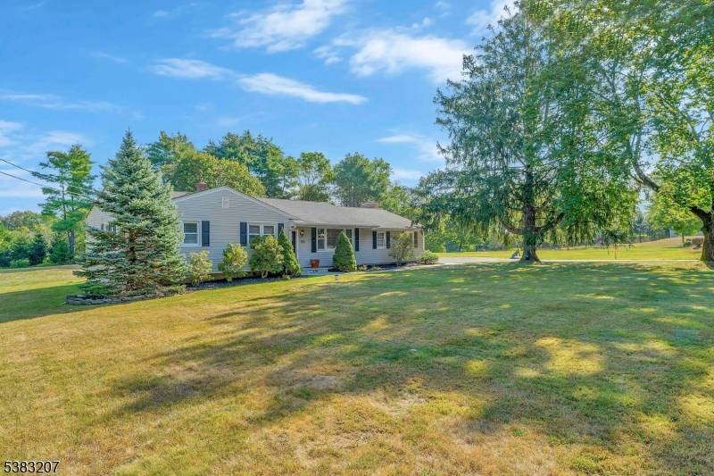 Beautifully updated 3 bedroom, 2.