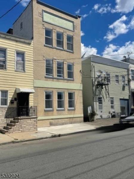 Welcome to the heart of Newark's highly sought after Ironbound section !