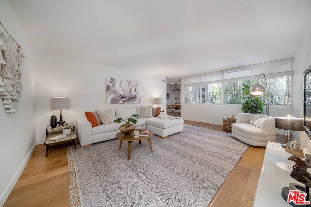 131  N Gale Dr 2BR Beverly Grove La