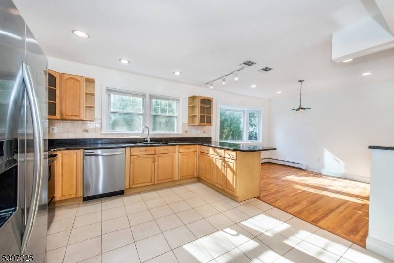 Welcome to this beautifully updated 4 bedroom, 2 bath bi level home located on a quiet Cul de sac street in the Lake Hiawatha section of Parsippany.