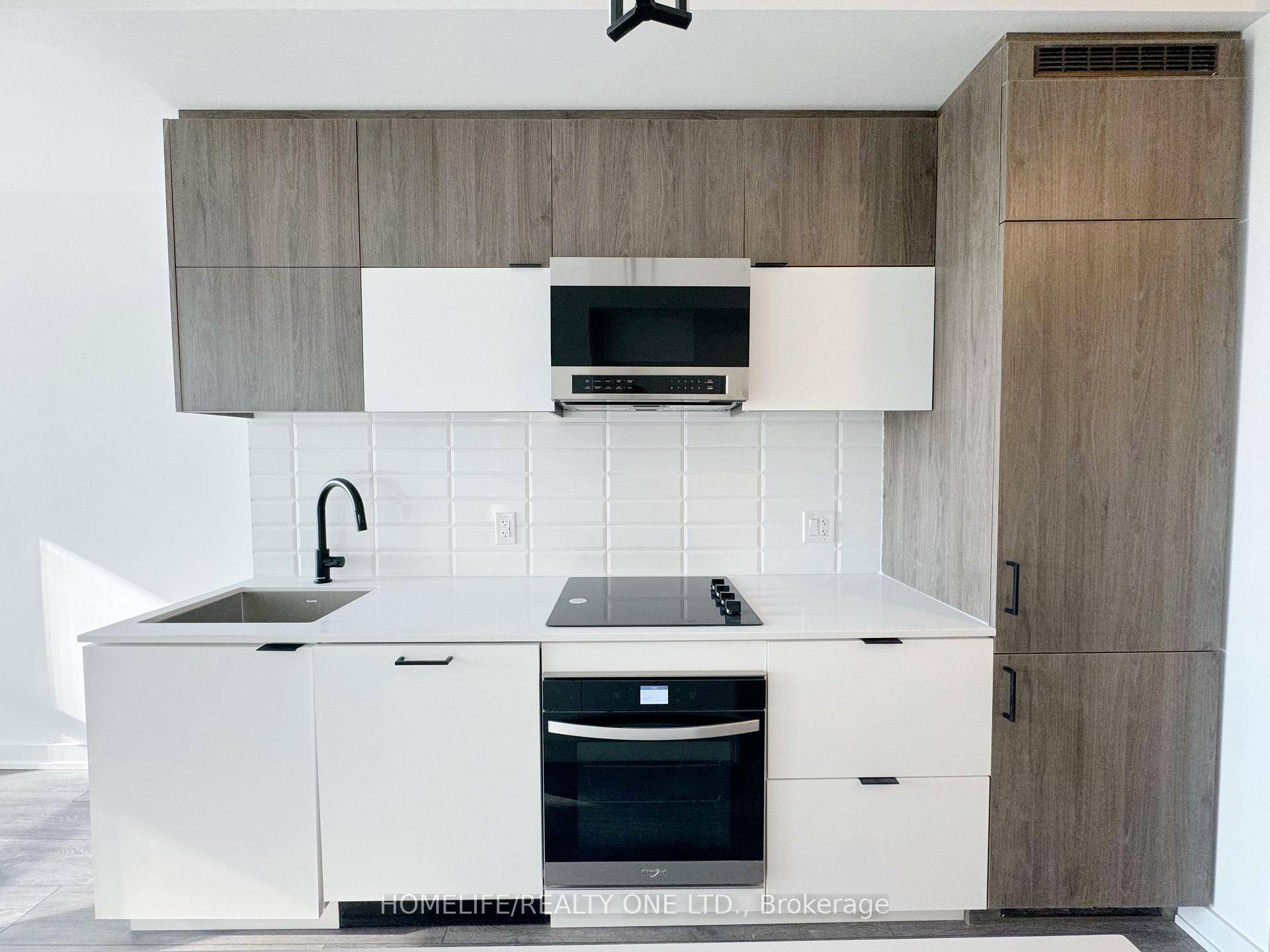 Brand New amp ; Never Lived In 2 Bedroom Plus Den Condo At 8888 Yonge Condos !