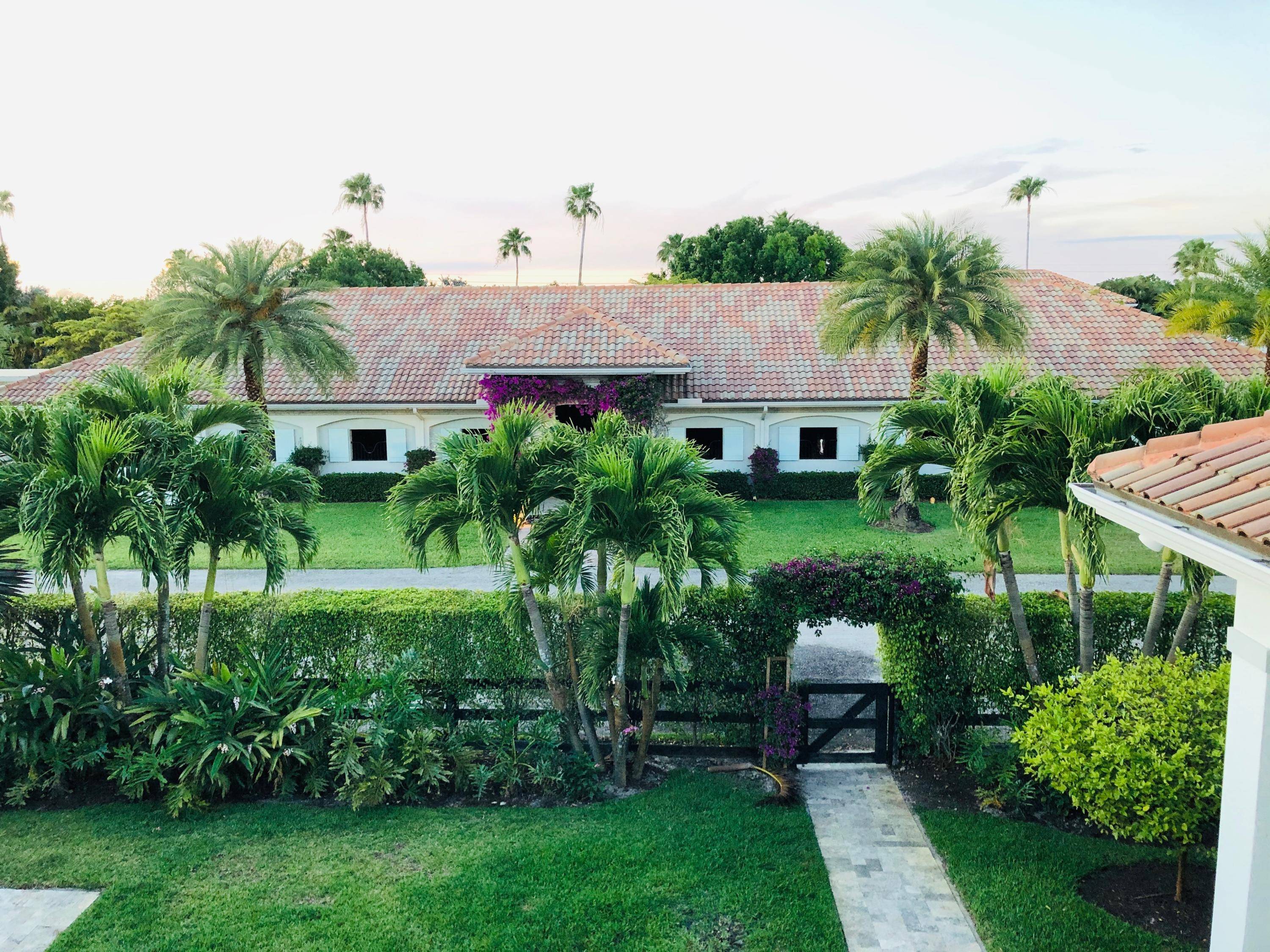 10 stalls available on beautiful equestrian estate on horse show side of Saddle Trail Park.