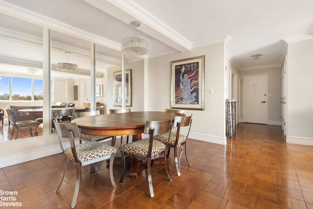 Rarely Available Sprawling Penthouse with Stunning Park and River Views FIRST OHBA Tuesday 5 26 Welcome to this exceptional Upper East Side penthouse co op, offering sweeping views of Carl ...