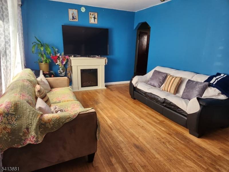 Perfect Paramus Ranch to expand, update or build your dream home.