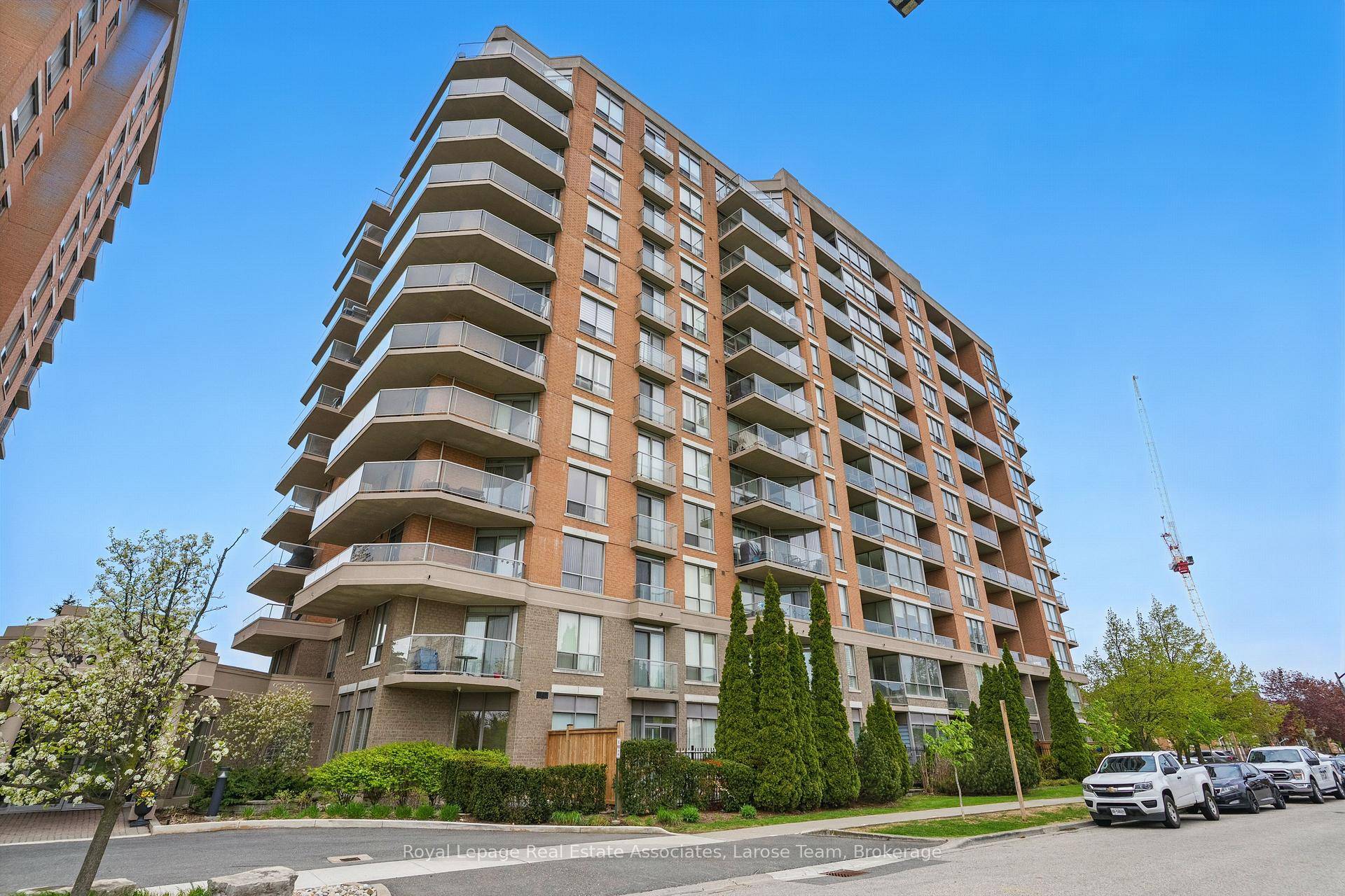 Welcome to 709 1140 Parkwest Place, a rare offering of a unique 2 bedroom condo with stunning unobstructed park, lake and skyline views in desirable Lakeview !