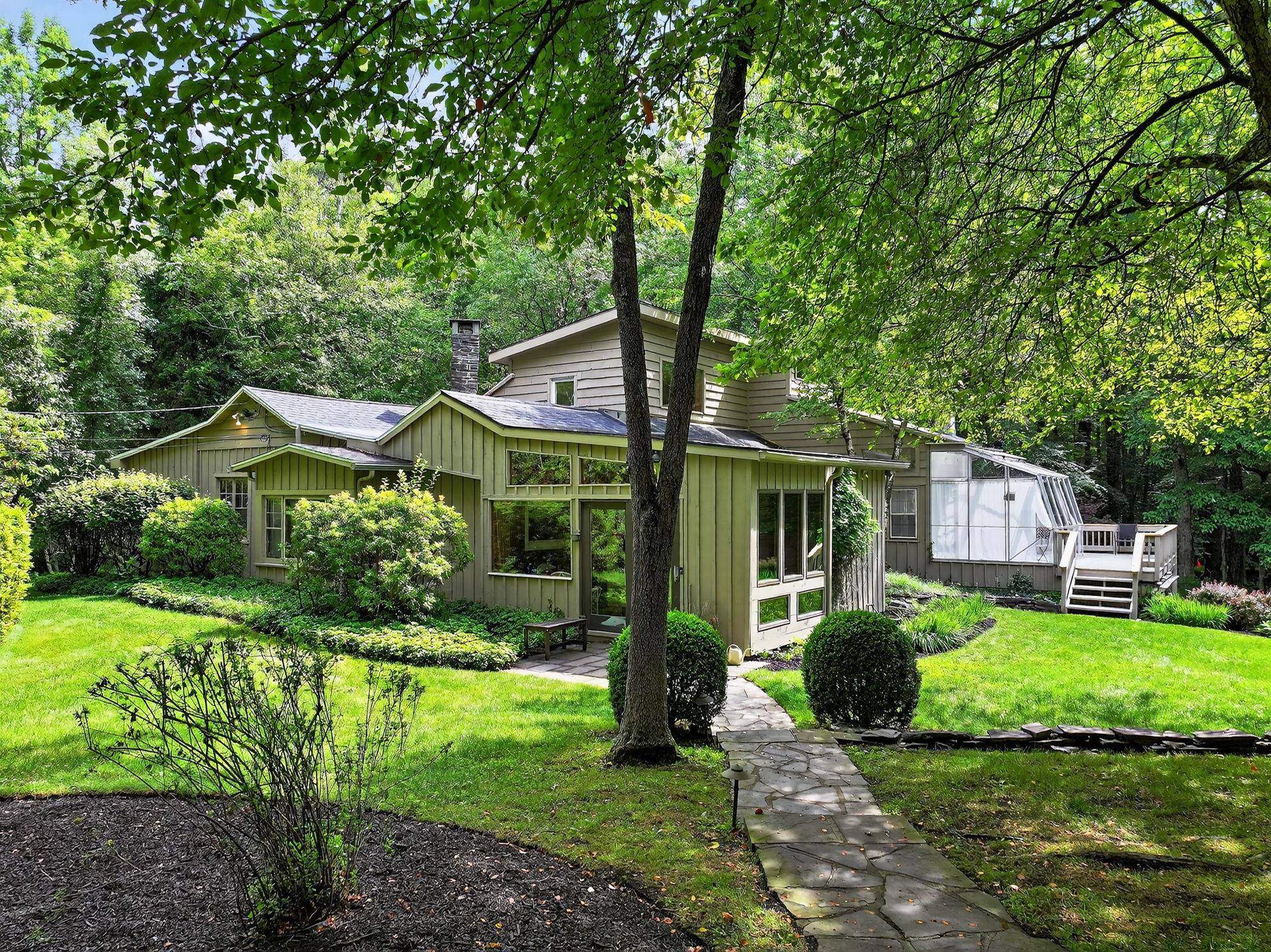 A half mile from the center of Woodstock, a bucolic 3.