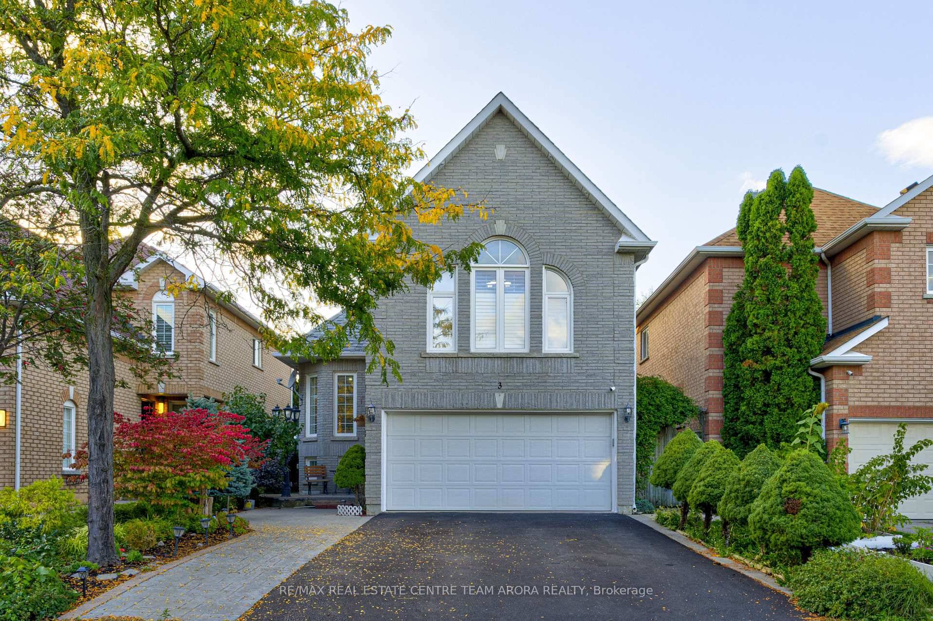 Welcome to this stunning 3 2 bedroom detached home in the sought after Snelgrove community.