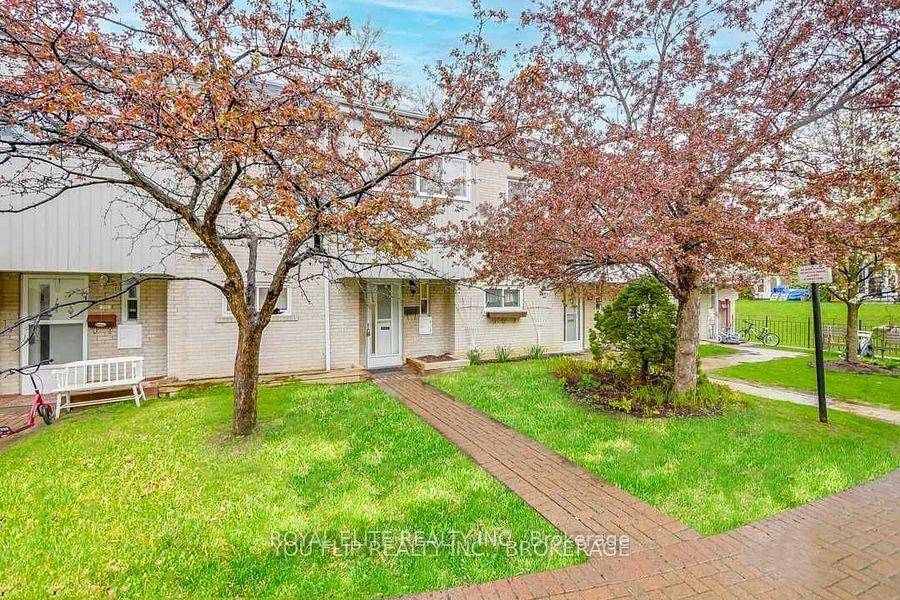 Amazing Bright And Spacious Living Unit In High Demand Don Valley Village Community.
