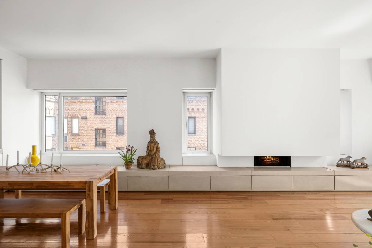 Welcome to the John Pawson Residence, an architecturally stunning, triple mint, renovated 2 bedroom, 2 bathroom minimalist sanctuary nestled in a secluded yet central pre war building at the end ...