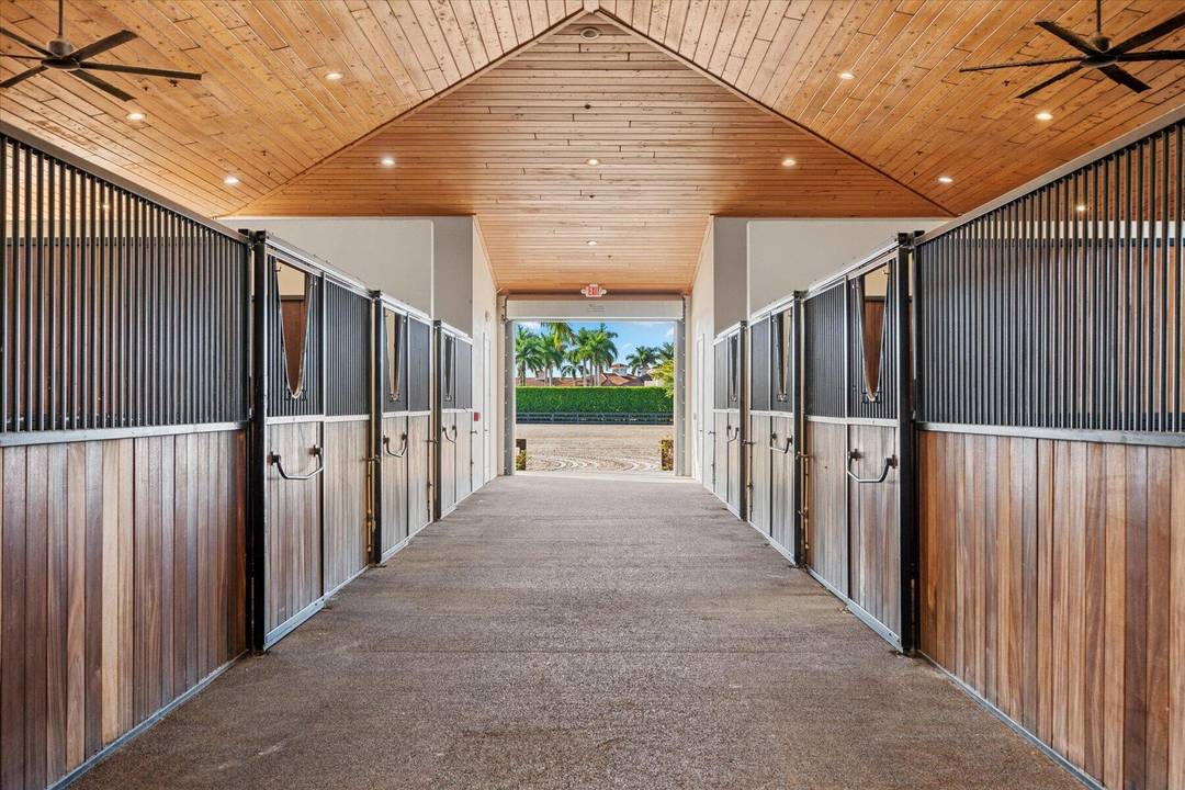 Welcome to a fantastic equestrian opportunity in Grand Prix Village South a prime location offering the epitome of convenience for the equestrian enthusiast !
