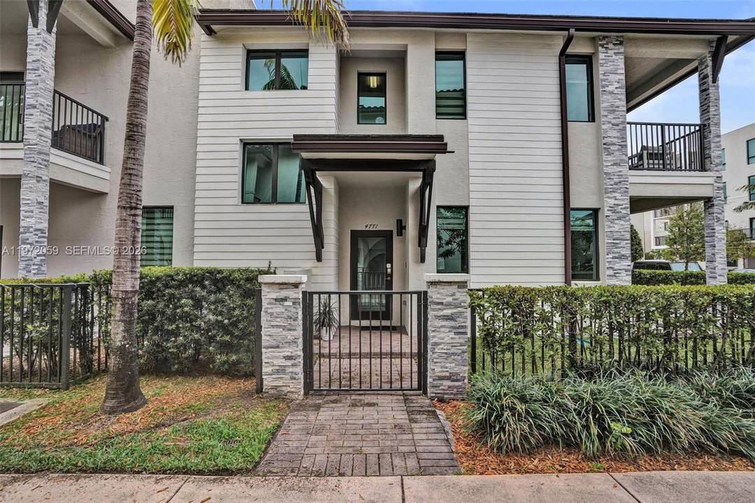 Welcome to this beautifully appointed 3 bedroom 3.