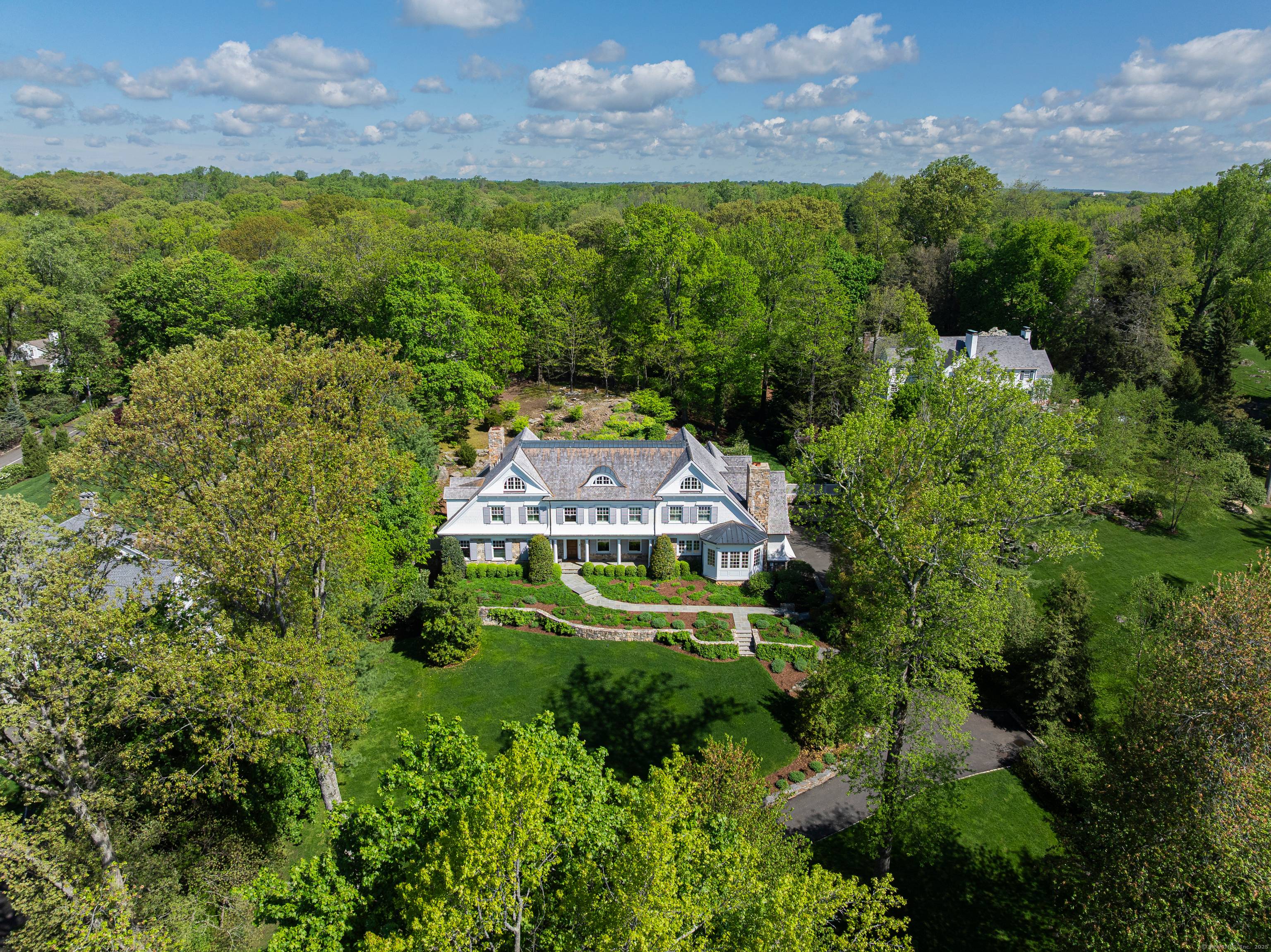 If prime location and exceptional craftsmanship are what you've been looking for, look no further than 10 Cross Road.