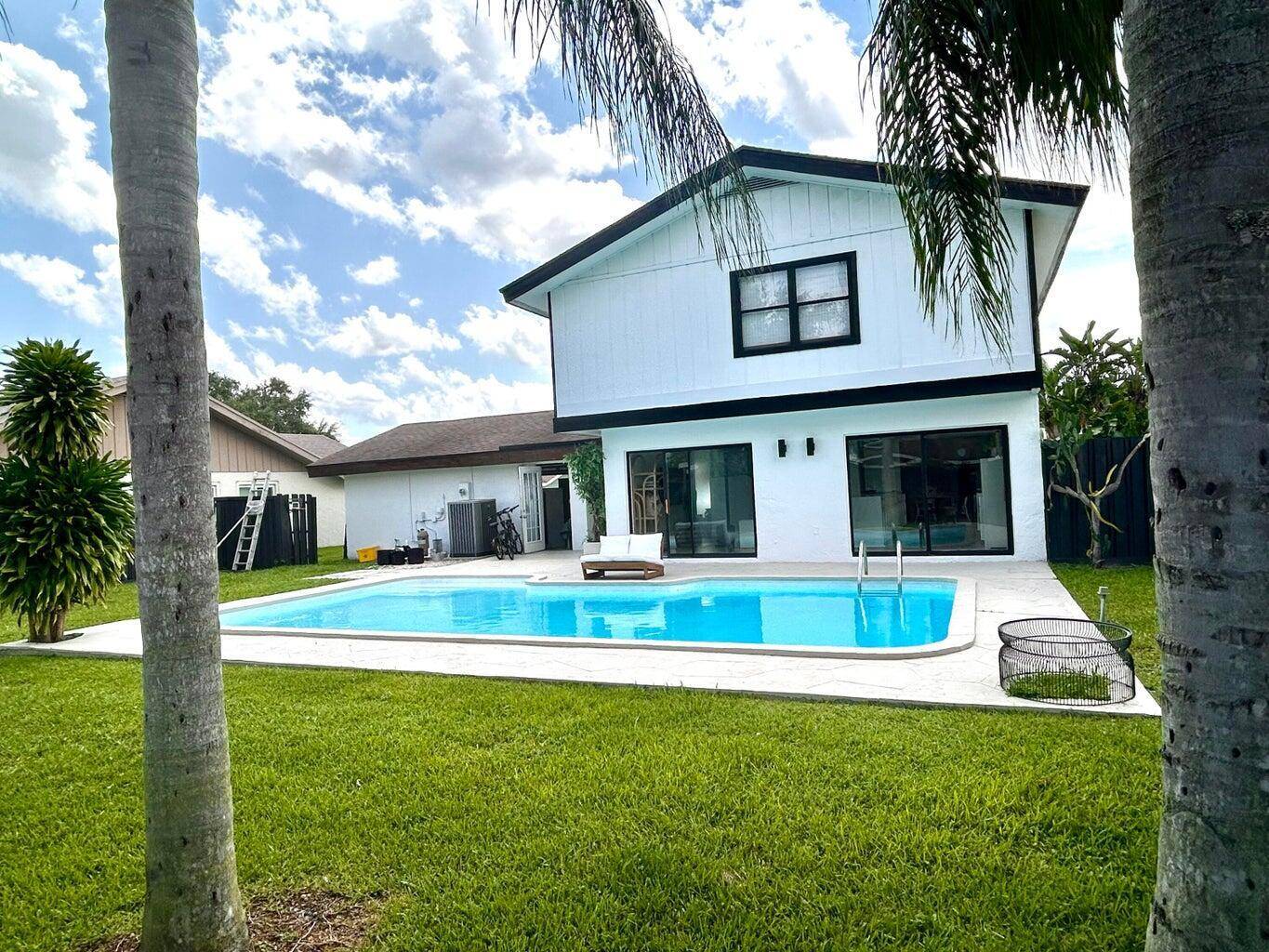 SEASONAL RENTAL Fully furnished.