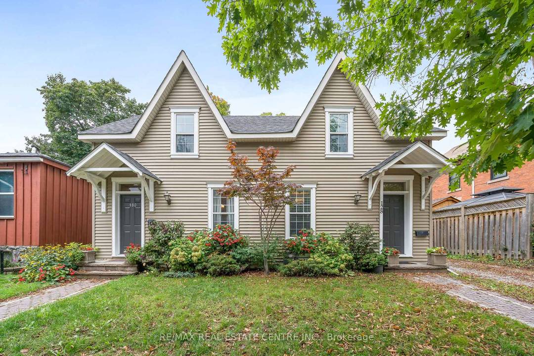 Uncover the essence of modern living and urban convenience in this captivating two storey duplex presenting an exceptional investment opportunity !