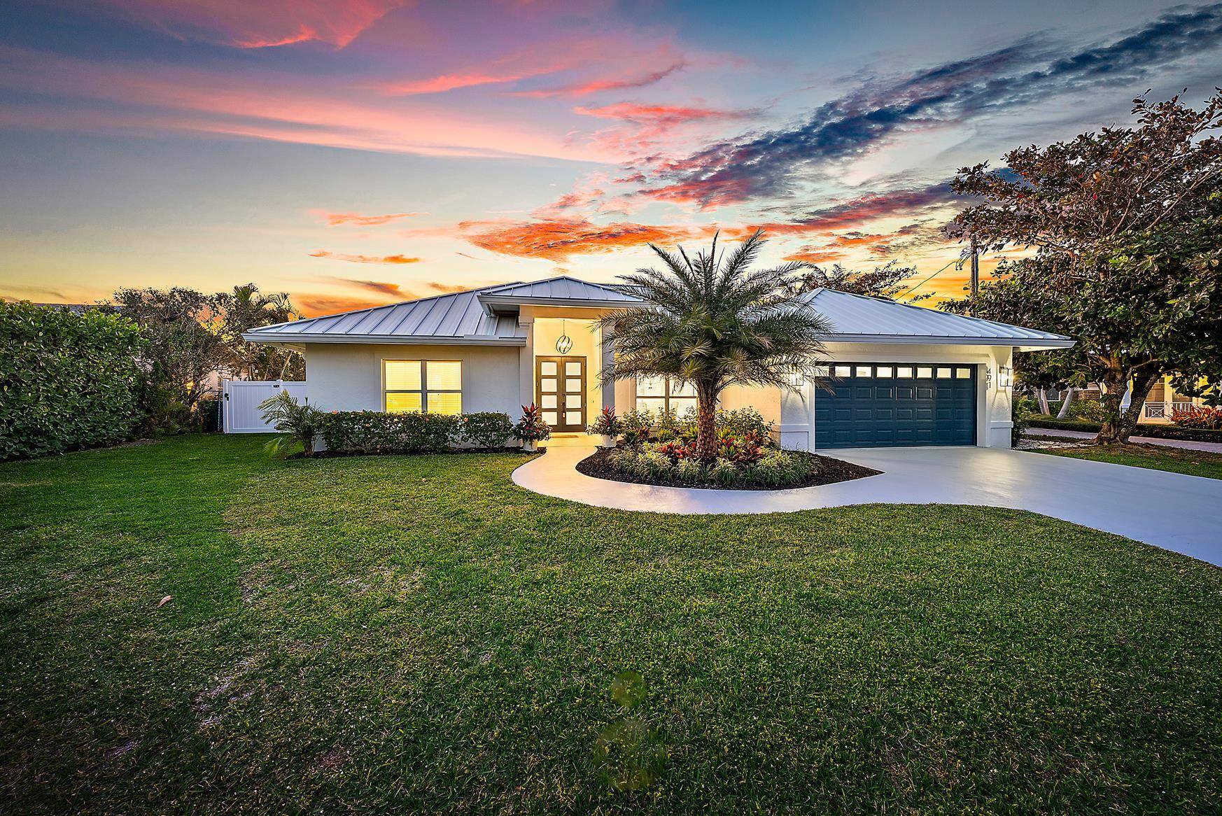 Annual preferred or 6 month 1 day Rental Newly renovated, newly furnished, and a new saltwater pool.