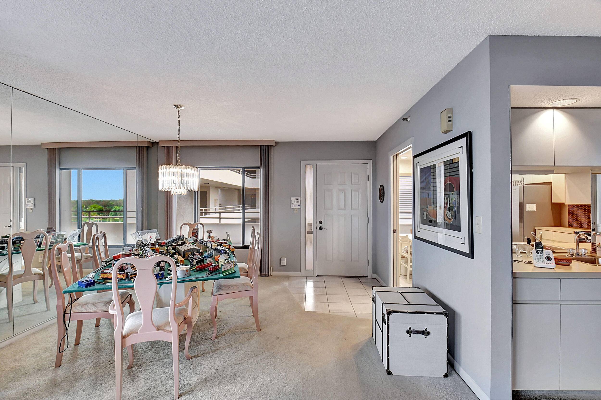 BEAUTIFUL 2 BEDROOM 2 BATH CONDO ON THE SIXTH FLOOR.