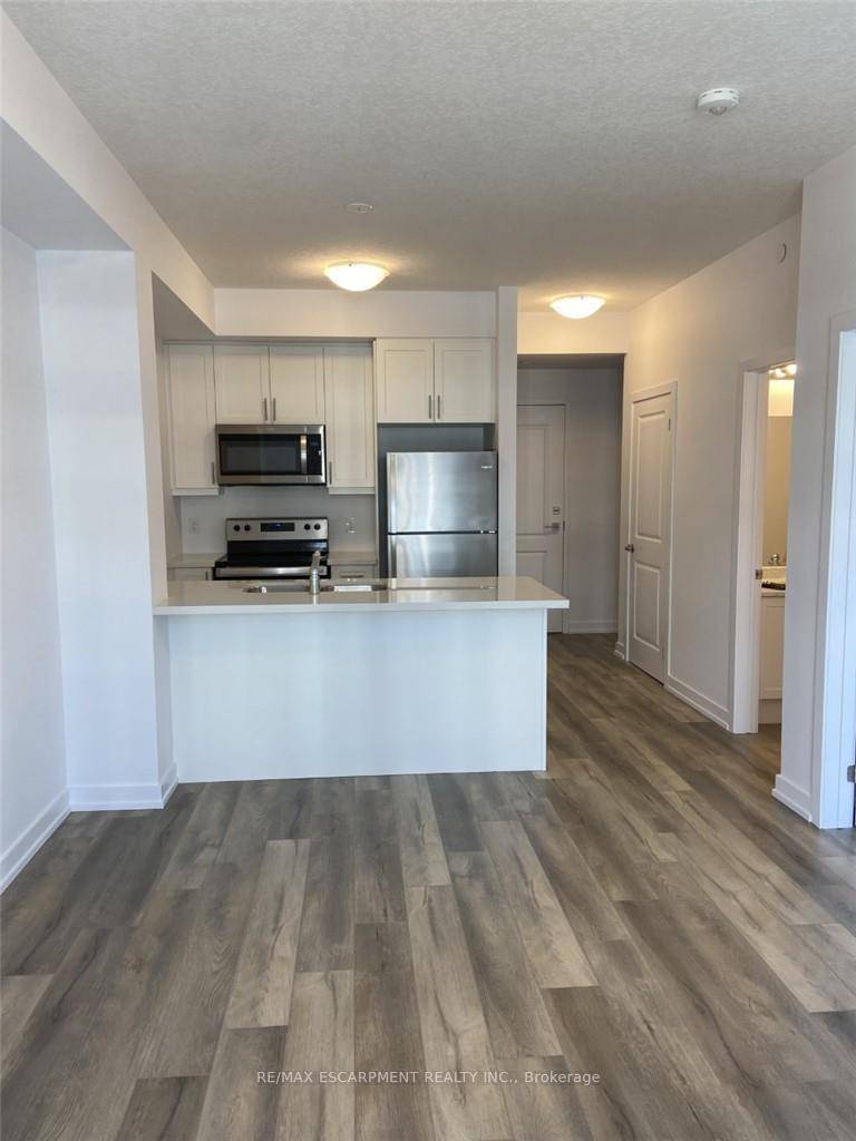 Beautiful Beamsville. Newly constructed building.