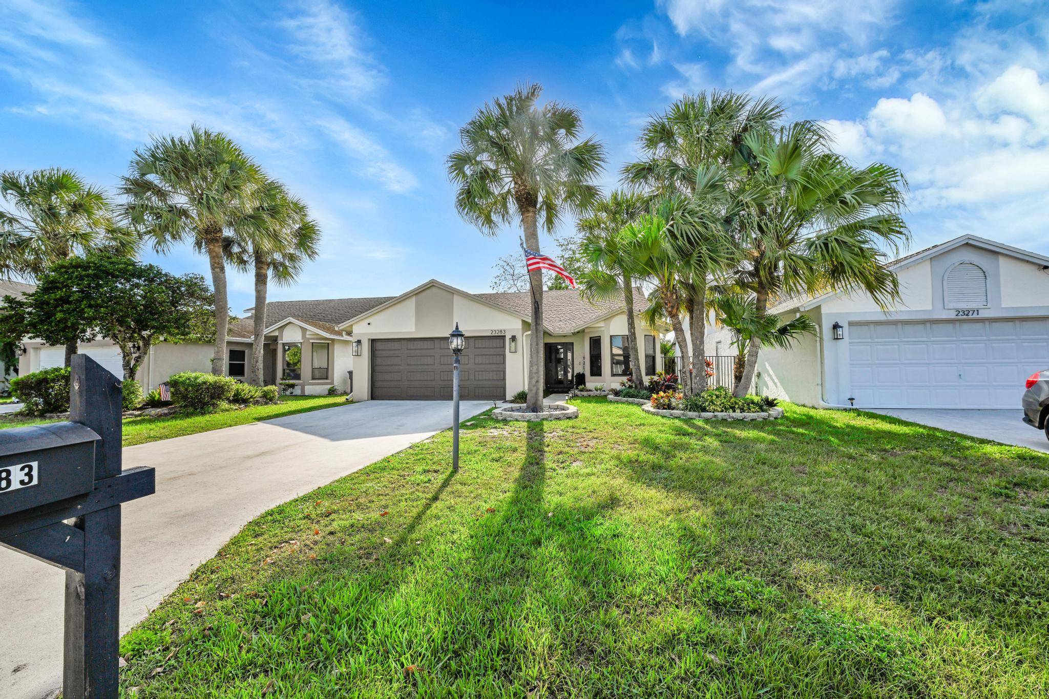 Welcome to your dream home in Boca Raton no age restrictions, no mandatory membership fees !