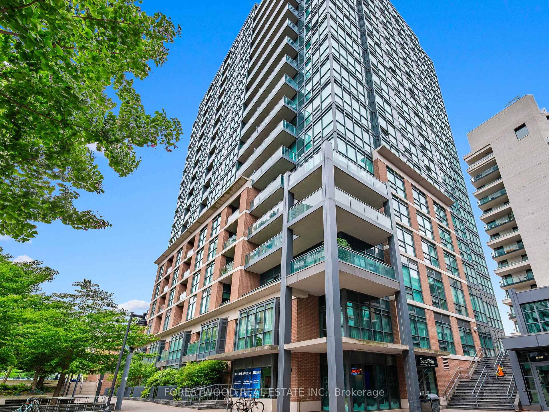 Once in a lifetime opportunity to own a luxurious and elegant 2 bedroom amp ; 2 bathroom corner penthouse in the heart of Queen West with 2 terraces, floor to ...