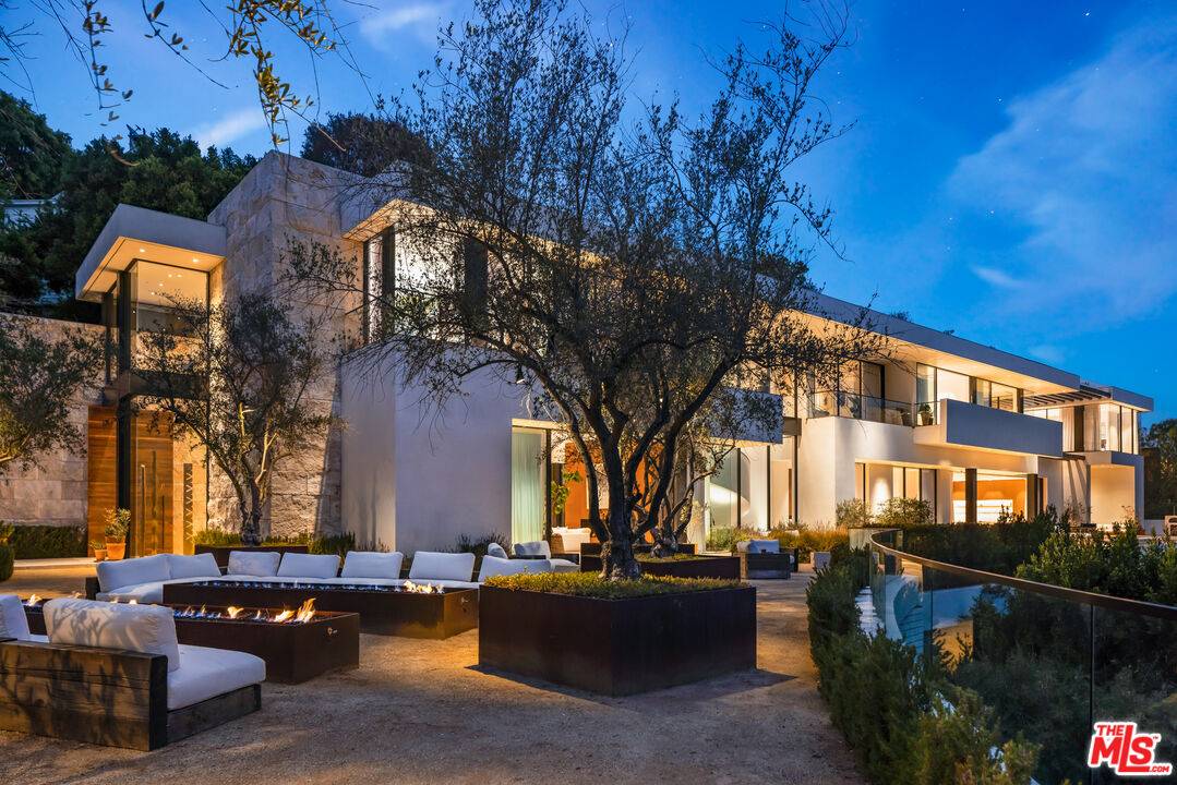 755   SARBONNE RD Bel Air LA