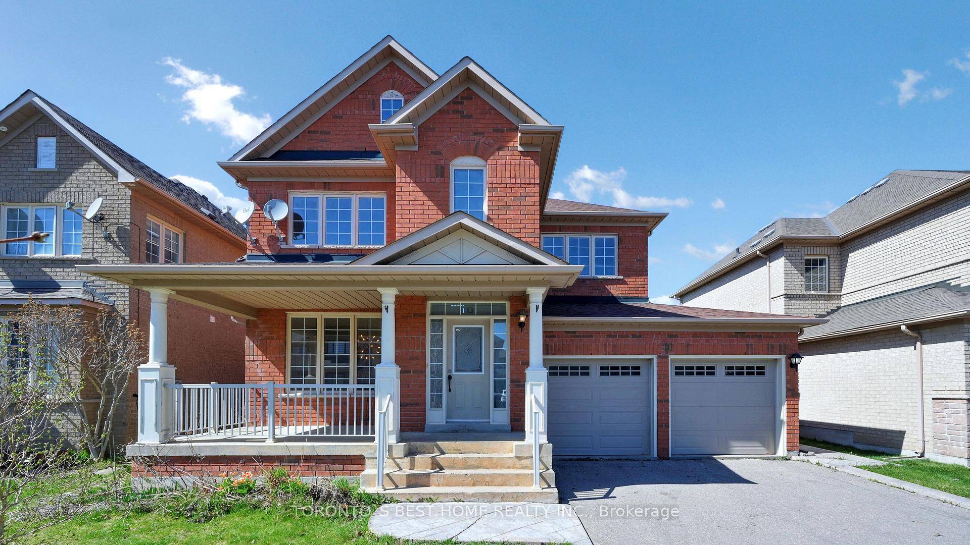 Nestled in one of Oakridge's most desirable locations, this beautifully maintained 3 bedroom home offers a perfect blend of comfort, style, and functionality.